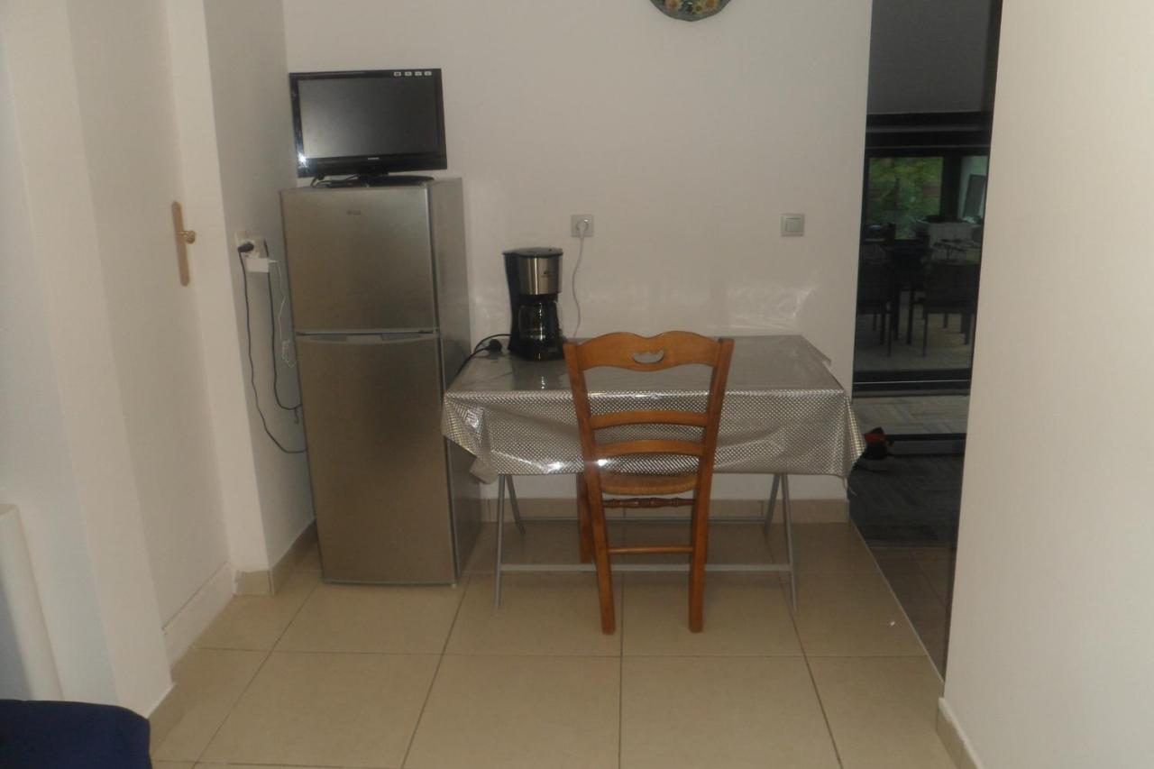 Siros Apartment Iron Bagian luar foto