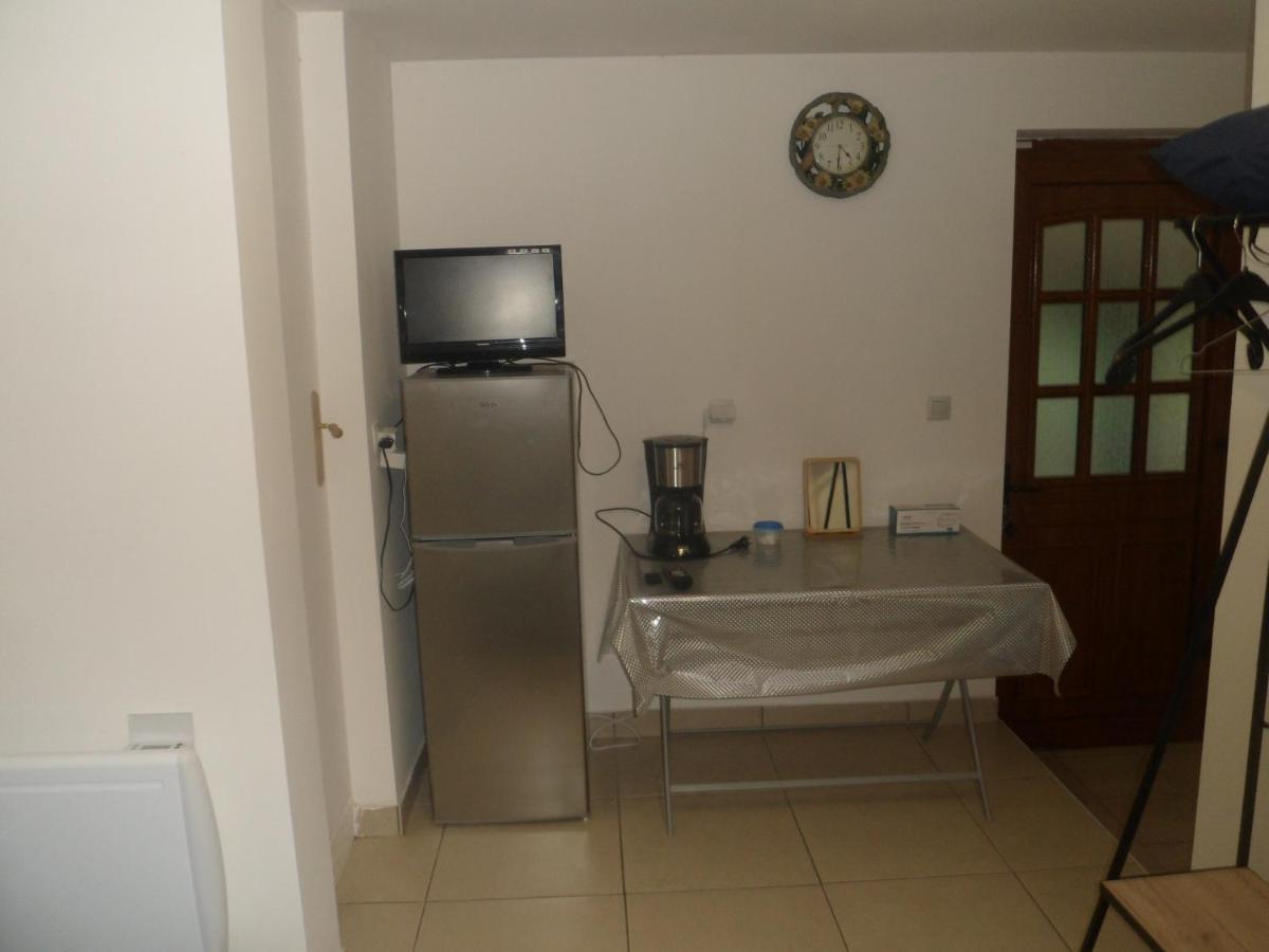 Siros Apartment Iron Bagian luar foto