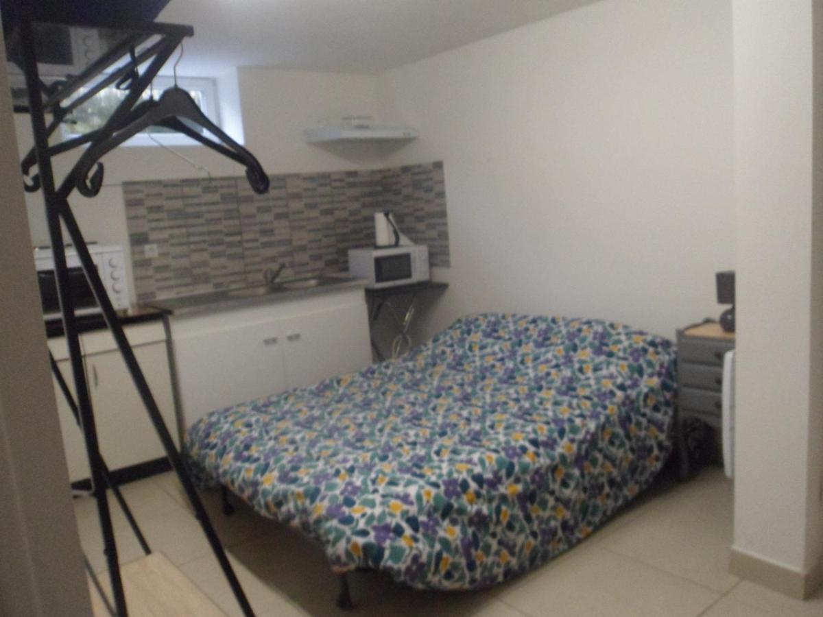 Siros Apartment Iron Bagian luar foto
